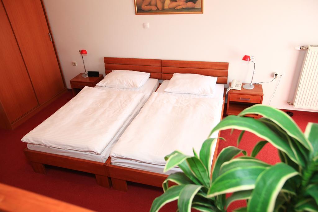 Hotel Orion Ivanec Zewnętrze zdjęcie