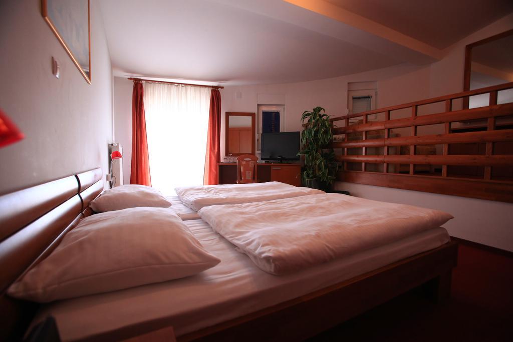 Hotel Orion Ivanec Zewnętrze zdjęcie
