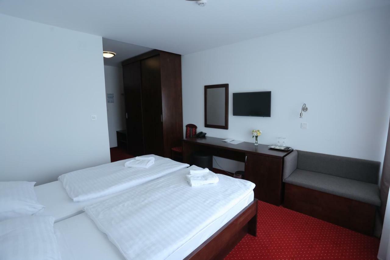Hotel Orion Ivanec Zewnętrze zdjęcie